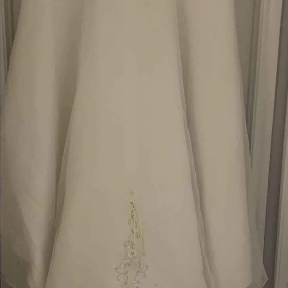 David's Bridal White Strapless Ruched Gown - Picture 3 of 10